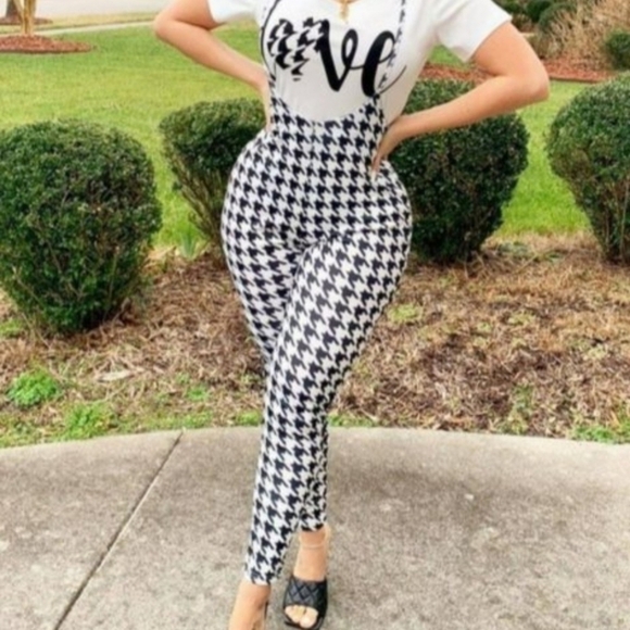 Houndstooth black and white 2pc Love pantset. Size 3XL. Adjustable straps. - Picture 3 of 4